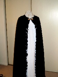 cloak closed in front