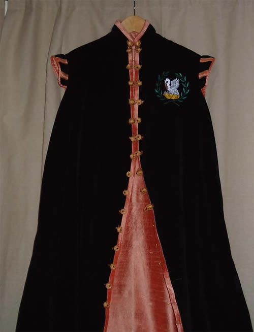 Loose Gown
